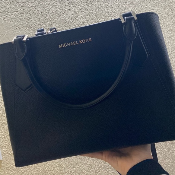 Black Michael Kors Bucket Bag - Picture 12 of 17